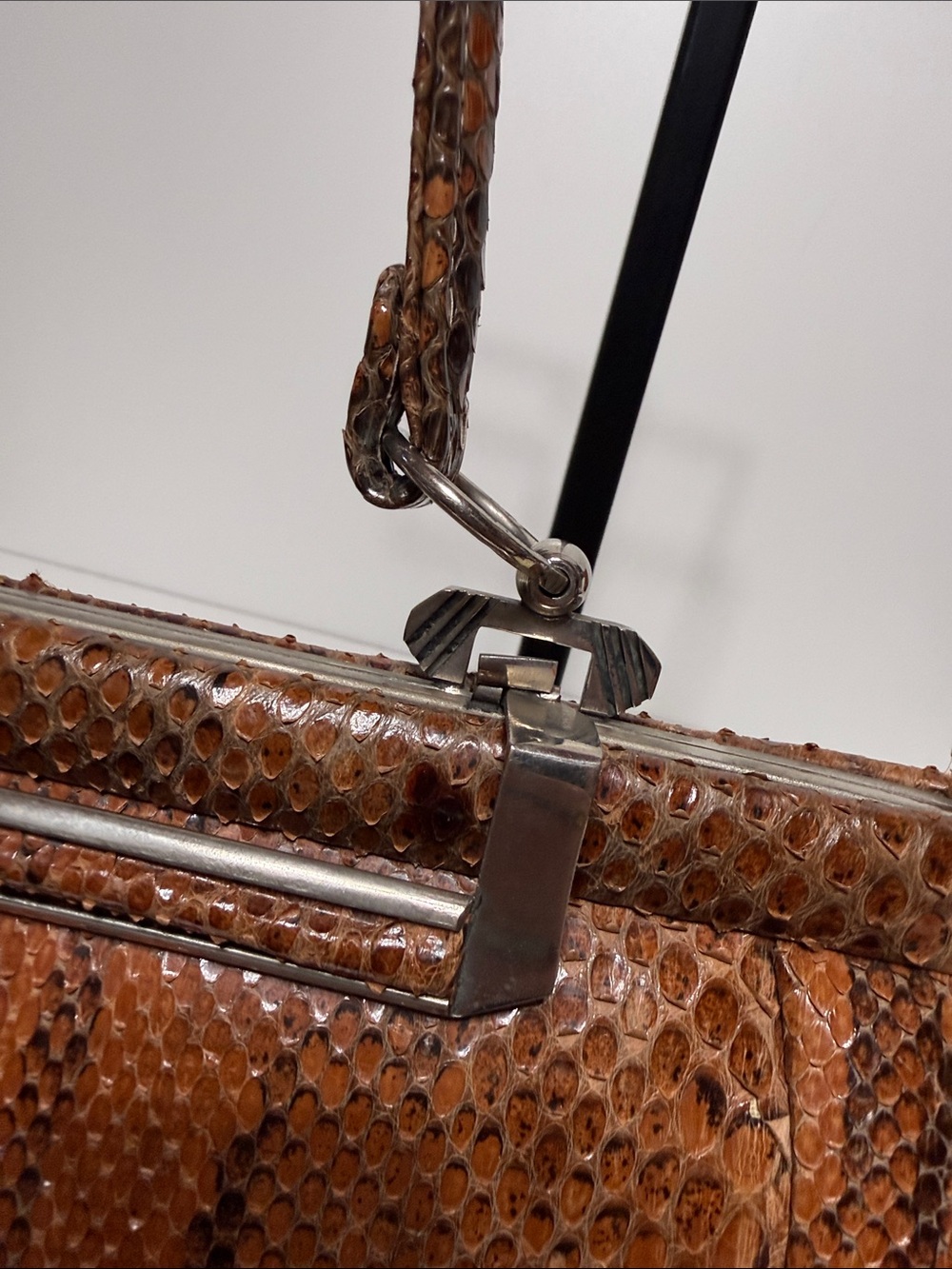 Vintage Brown Snakeskin 1940’s Handbag with Single Handle - Picture 10 of 17